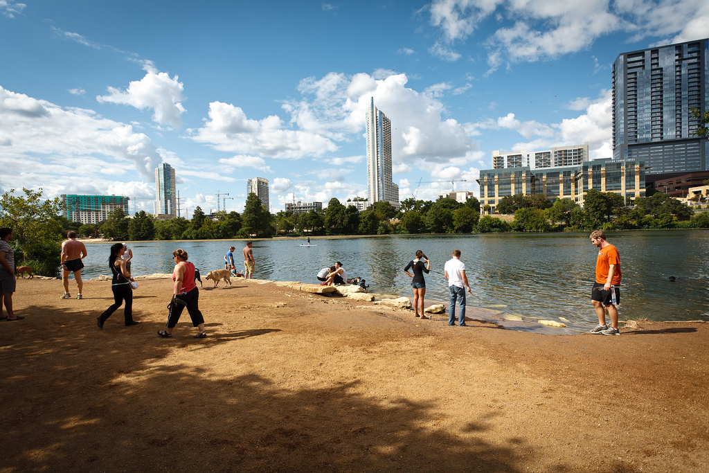 Auditorium Shores dog park